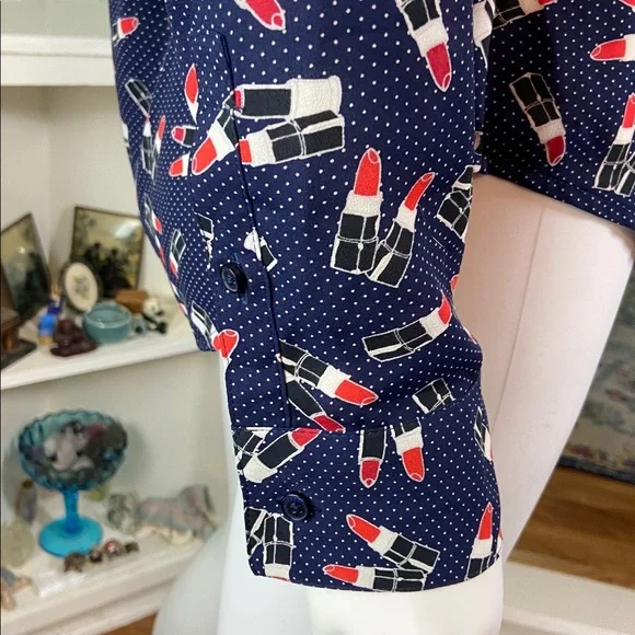 NWT New Express Novelty Navy Blue Lipstick Women's Top shirt blouse xs XSmall - Picture 7 of 14